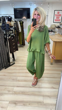 Load image into Gallery viewer, 1.        Frill Sleeve &amp; Hem Linen Mix Top-Apple
