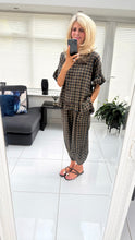 Load image into Gallery viewer, 1.                   Frill Hem Check Top-Khaki/Brown
