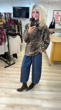Load image into Gallery viewer, 1.    Leopard Print 1/4 Zip Fleece
