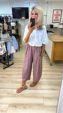 Load image into Gallery viewer, 1.                      Gingham Barrel Leg Trousers-Wine
