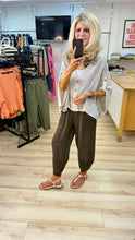 Load image into Gallery viewer, 1.                   Mesh Hem and Pocket Linen Trousers-Chocolate
