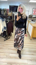 Load image into Gallery viewer, 1.  Satin Skirt-Black/Brown
