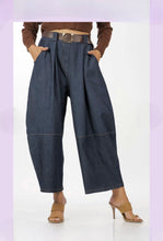 Load image into Gallery viewer, 1.    Barrel Leg Belted Denim Trousers
