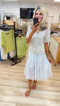 Load image into Gallery viewer, 1.Crochet Collared Jacket-Beige
