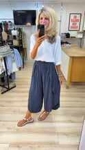 Load image into Gallery viewer, 1.                         Linen 3/4 Sleeve Top-White
