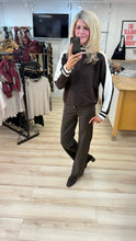 Load image into Gallery viewer, 1.                      Contrast Stripe LA Knit-Brown/White
