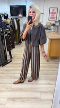 Load image into Gallery viewer, 1.     Bubble Hem Cotton Bomber Jacket-Chocolate
