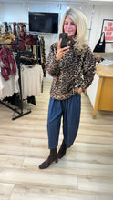 Load image into Gallery viewer, 1.    Leopard Print 1/4 Zip Fleece
