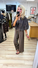 Load image into Gallery viewer, 1.     Bubble Hem Cotton Bomber Jacket-Chocolate
