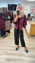 Load image into Gallery viewer, 1.                          Barrel Leg Magic Pants-Black
