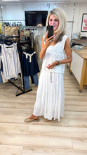 Load image into Gallery viewer, 1.           Sequin Detail Crochet Tank Top-White
