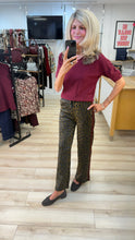 Load image into Gallery viewer, 1.                     Collar Soft Knit Jumper-Wine

