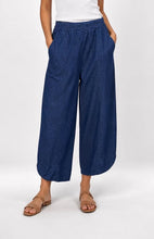 Load image into Gallery viewer, 1.       Barrel Leg Trousers-Dark Denim
