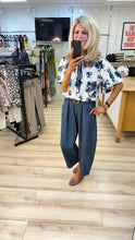 Load image into Gallery viewer, 1.                 Bubble Hem Floral Top-Ivory/Navy
