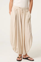 Load image into Gallery viewer, 1.        Crinkle Drawstring Trousers-Champagne
