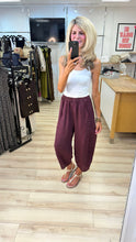 Load image into Gallery viewer, 1.                    Linen Barrel Leg Trousers-Wine
