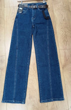 Load image into Gallery viewer, 1.       Belted Seam Front Jeans

