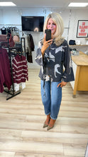 Load image into Gallery viewer, 1.                    Barrel Leg Stretch Denim Jeans
