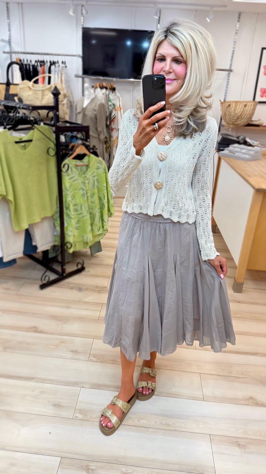 1.Gold Brooch Cardigan-Beige