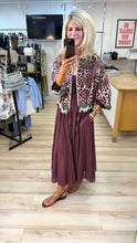 Load image into Gallery viewer, 1.                        Satin Leopard Bomber Jacket-Wine
