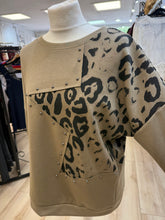 Load image into Gallery viewer, 1.              Leopard Star Sweatshirt-Mocha
