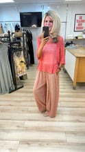 Load image into Gallery viewer, 1.                   Check Barrel Leg Trousers

