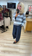 Load image into Gallery viewer, 1.                           Barrel Leg Belted Denim Trousers
