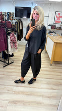 Load image into Gallery viewer, 1.                             Scuba 2 Piece Co Ord-Black
