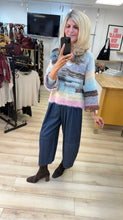 Load image into Gallery viewer, 1.                    Striped V Neck Fuzzy Jumper-007
