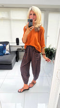Load image into Gallery viewer, 1.                     Linen Mix Top-Rust
