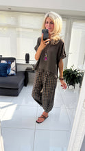 Load image into Gallery viewer, 1.                    Frill Sleeve Necklace Top-Chocolate

