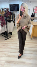 Load image into Gallery viewer, 1.          Button Front Stretch Jeans-Chocolate
