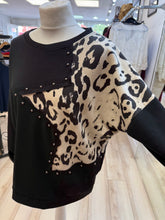 Load image into Gallery viewer, 1.              Leopard Star Sweatshirt-Black
