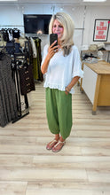 Load image into Gallery viewer, 1.          Linen Barrel Leg Trousers-Apple
