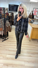 Load image into Gallery viewer, 1.       Premium Soft Knit Check Jacket-Black/White
