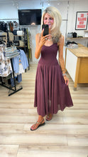 Load image into Gallery viewer, 1.                        Spaghetti Strap Midi Dress-Wine
