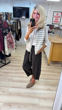 Load image into Gallery viewer, 1.         Basic Scoop Neck Layering Top-Beige
