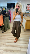 Load image into Gallery viewer, 1.                   Mesh Hem and Pocket Linen Trousers-Chocolate
