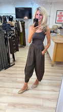 Load image into Gallery viewer, 1.                  Linen Barrel Leg Trousers-Chocolate
