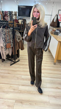 Load image into Gallery viewer, 1.     Wide Leg Front Seam Jogger-Chocolate
